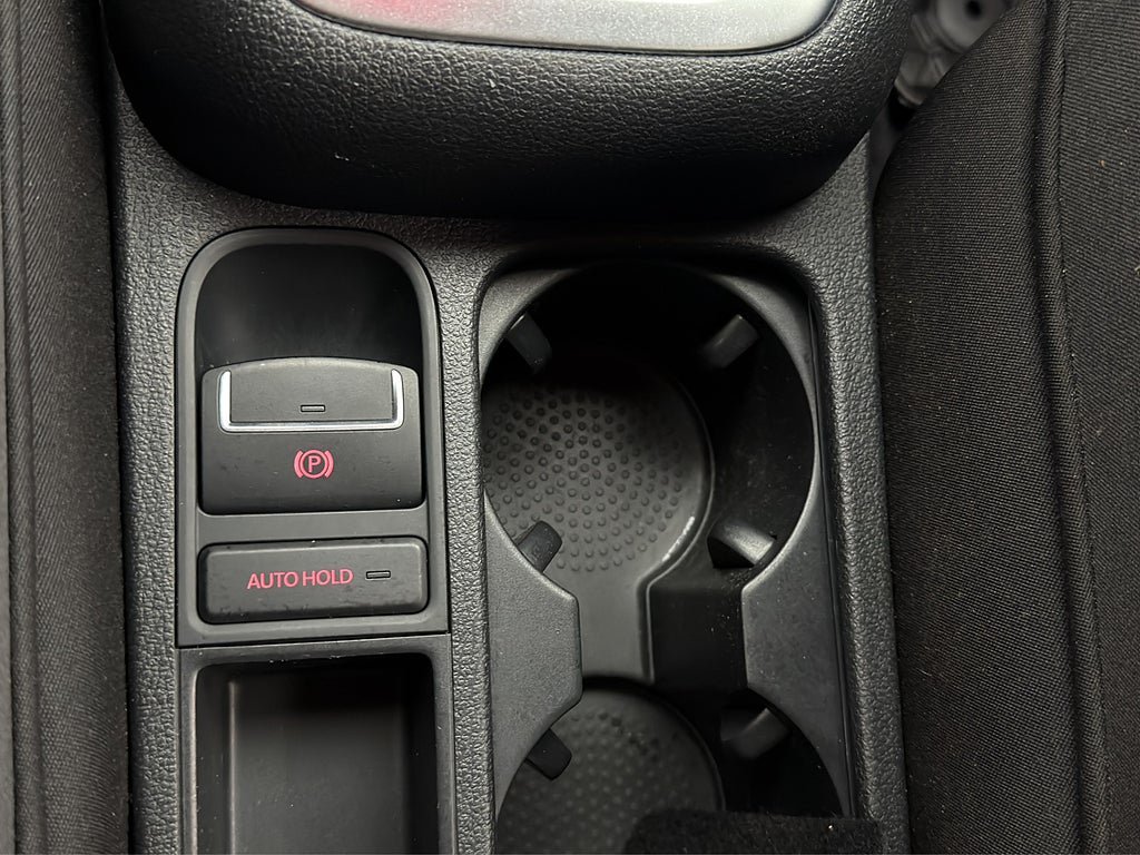 Vehicle Image 23