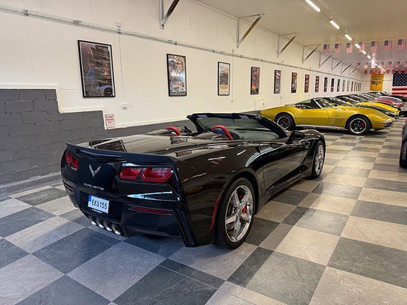 Vehicle Image 11