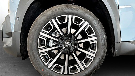 Vehicle Image 9