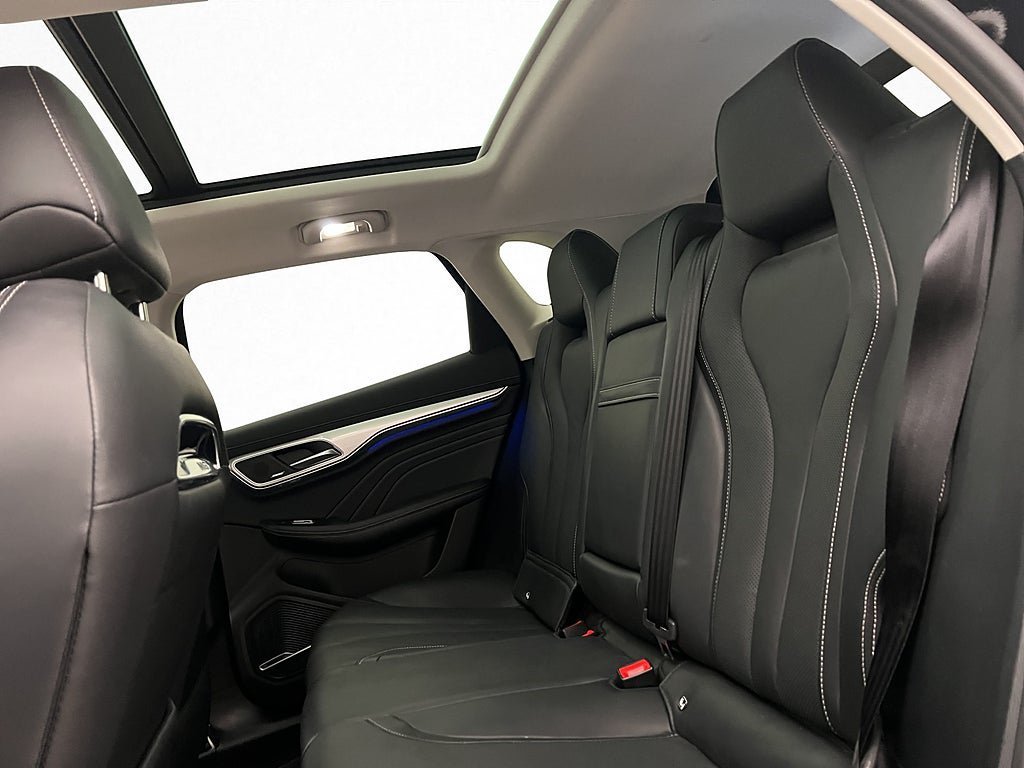 Vehicle Image 33