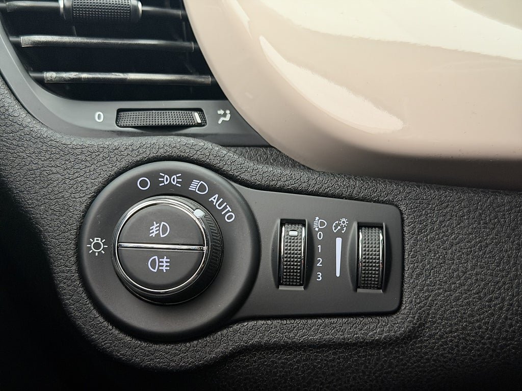 Vehicle Image 24