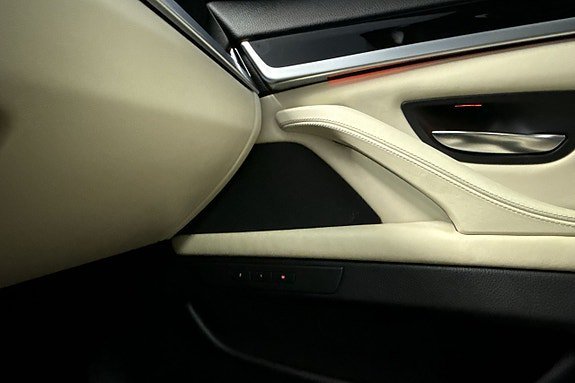 Vehicle Image 24