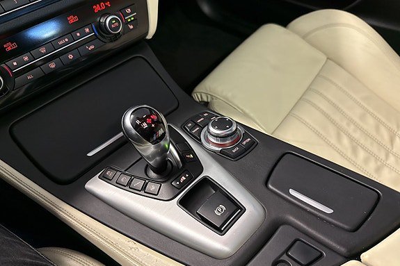 Vehicle Image 28