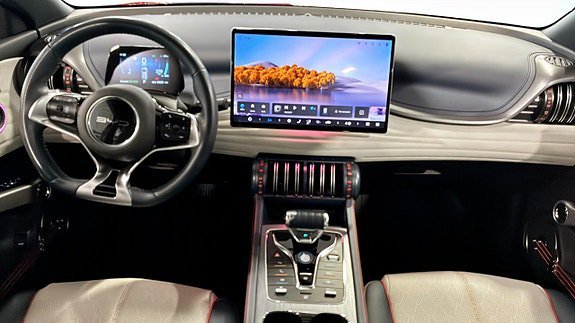 Vehicle Image 4
