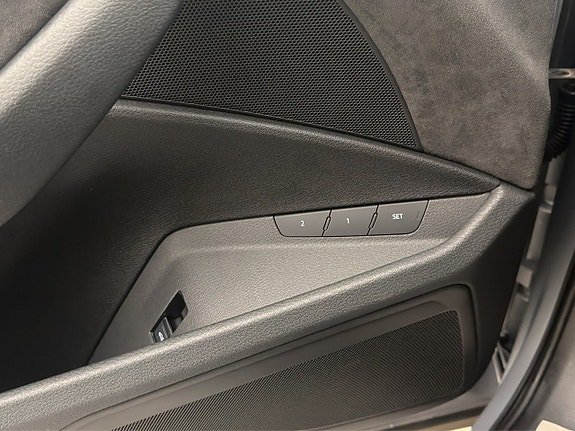 Vehicle Image 27