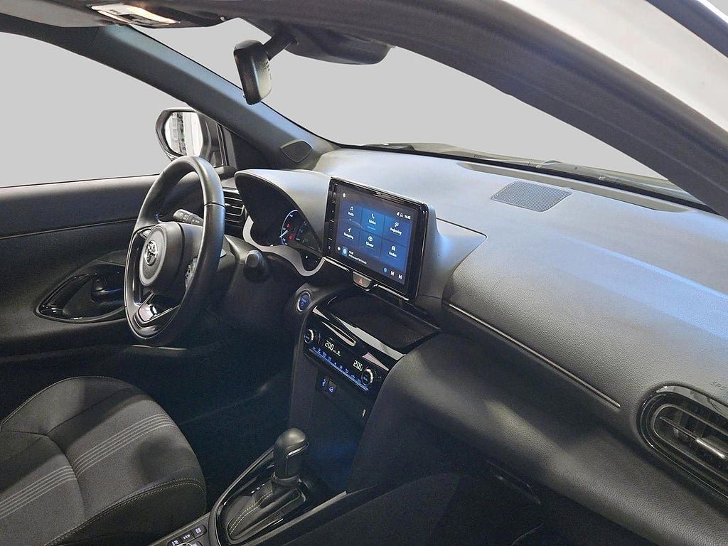 Vehicle Image 9
