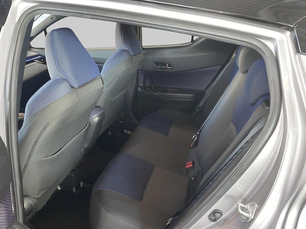 Vehicle Image 10