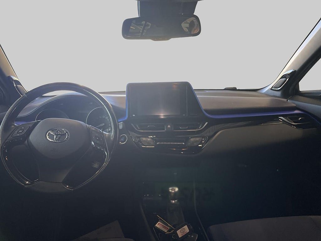 Vehicle Image 11