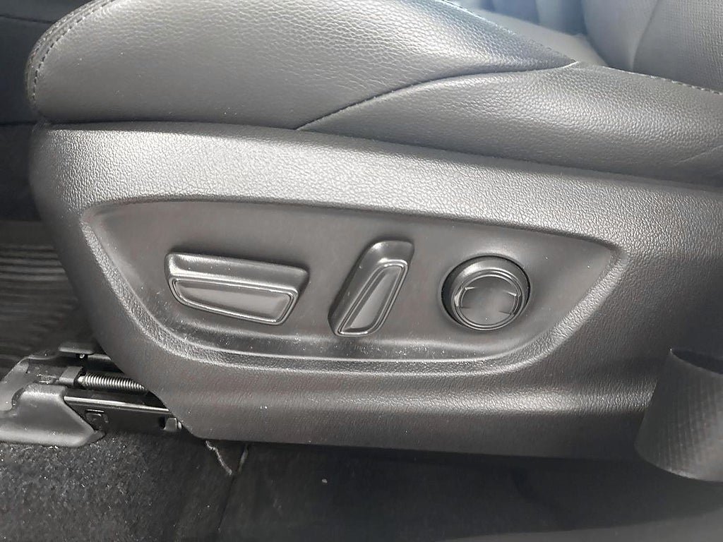 Vehicle Image 22