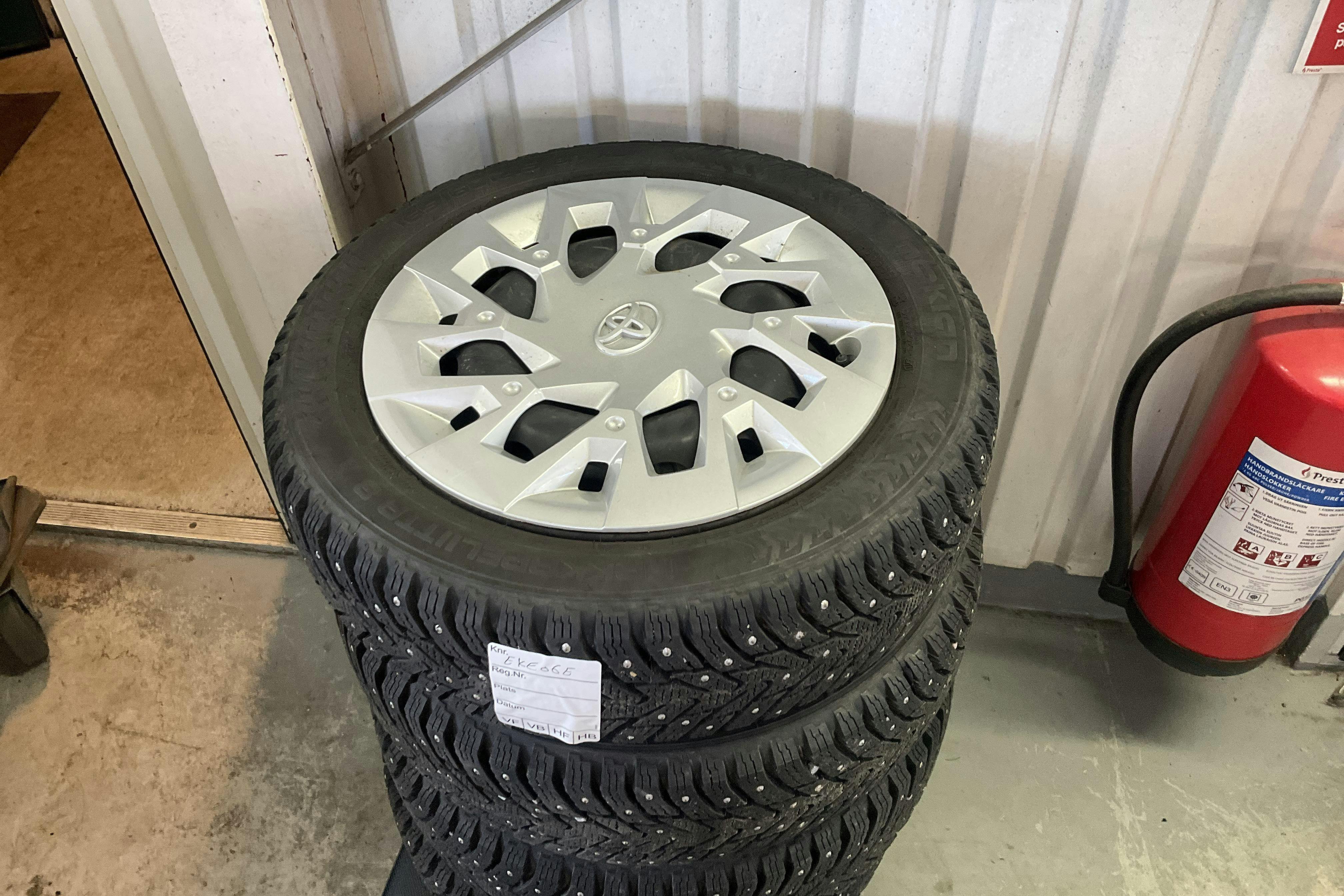 Vehicle Image 12