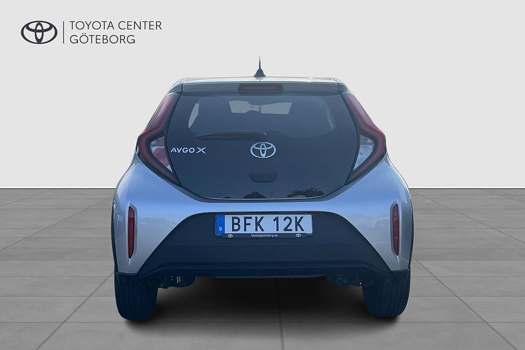 Vehicle Image 7