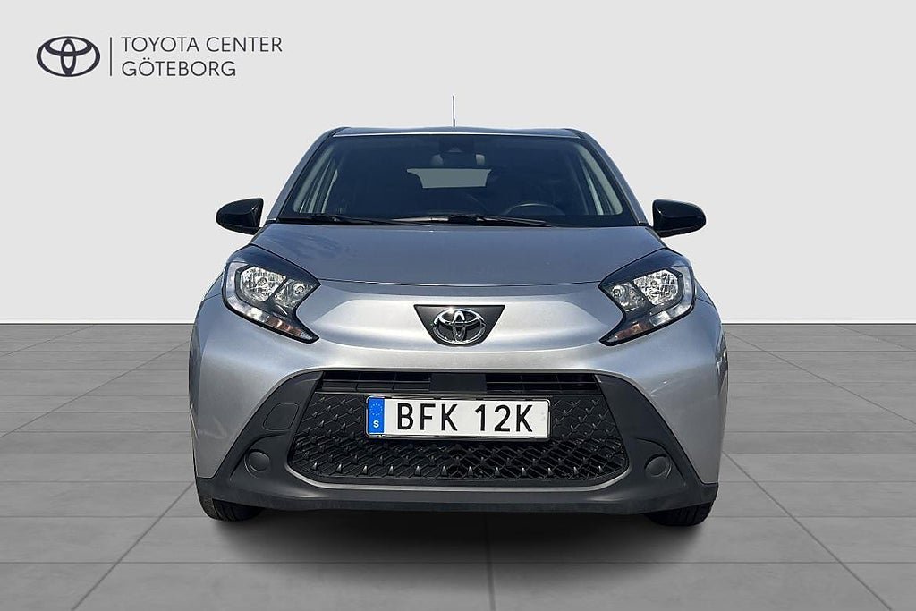 Vehicle Image 8