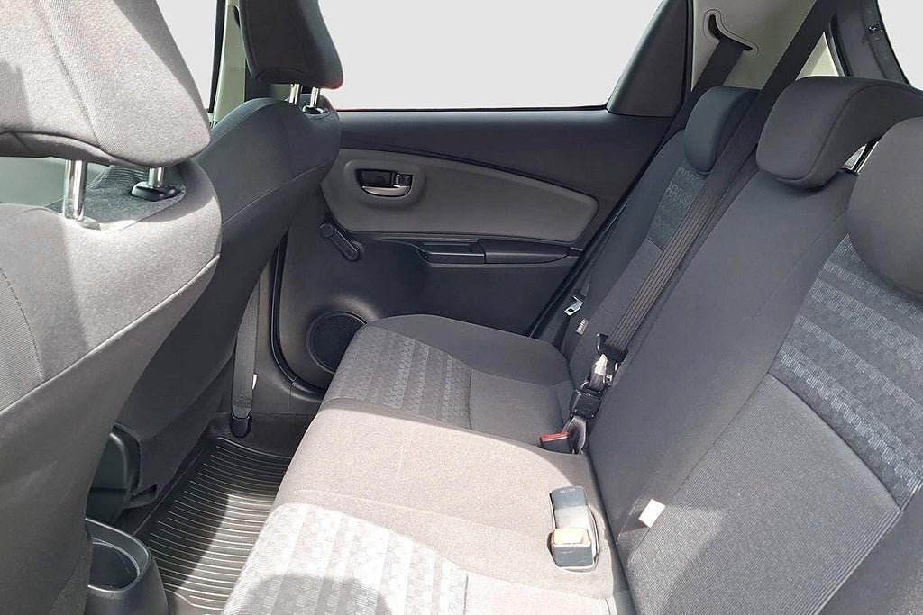 Vehicle Image 8