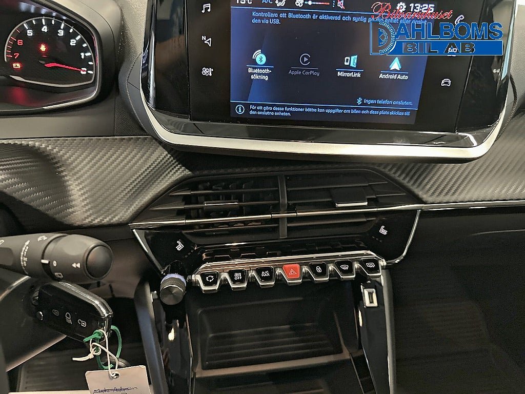 Vehicle Image 19
