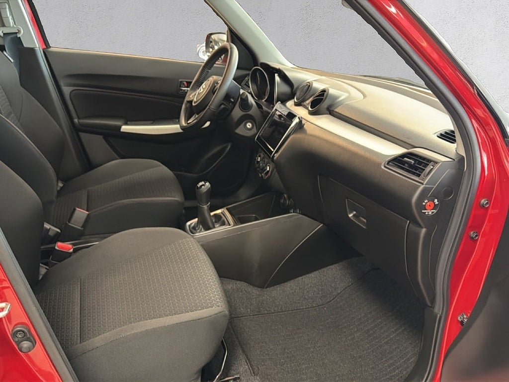 Vehicle Image 12