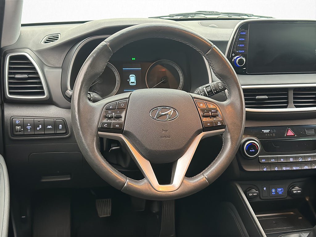 Vehicle Image 11