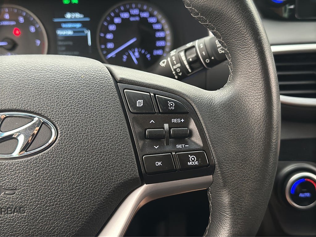 Vehicle Image 17