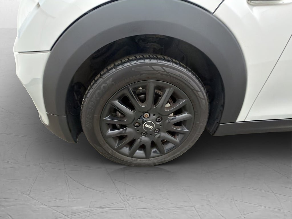 Vehicle Image 23