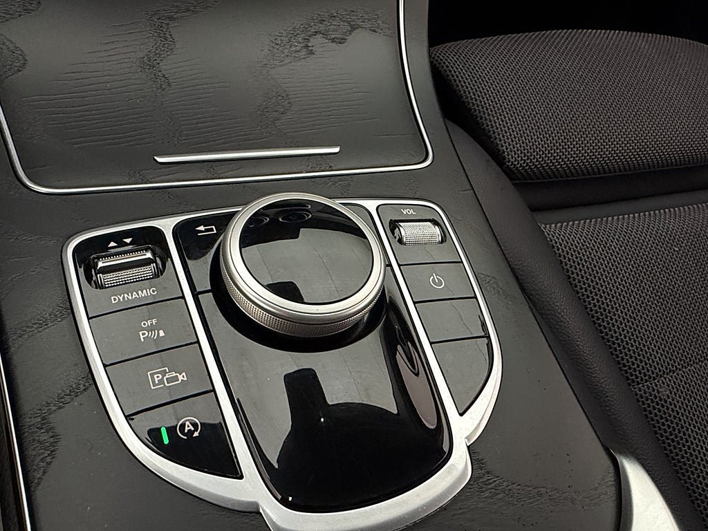 Vehicle Image 24