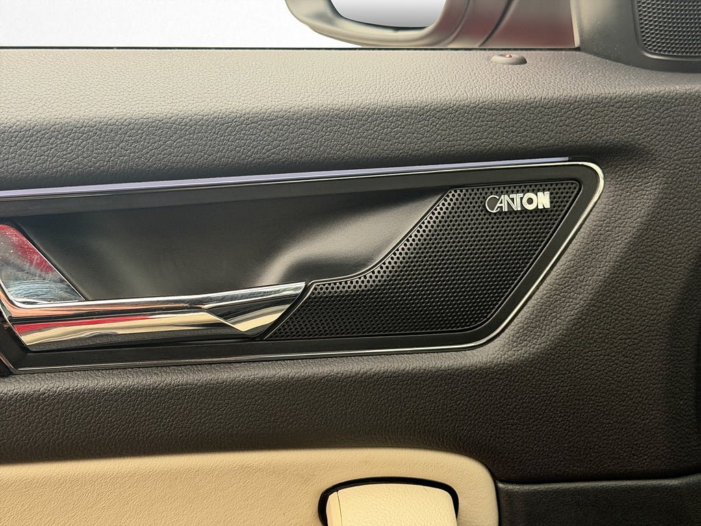 Vehicle Image 22