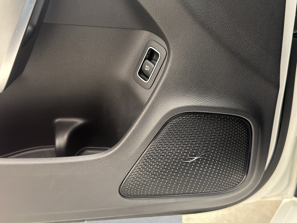 Vehicle Image 27