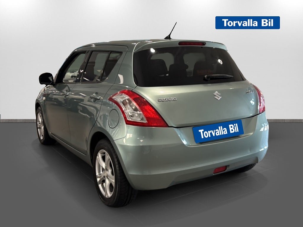 Vehicle Image 6