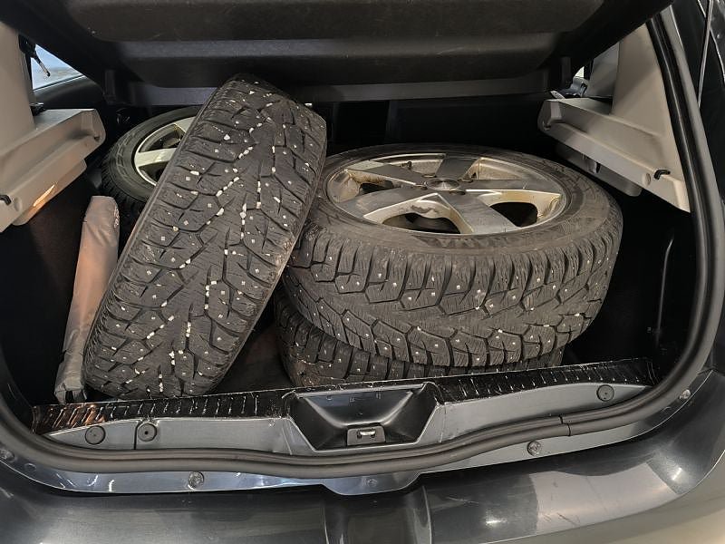 Vehicle Image 8