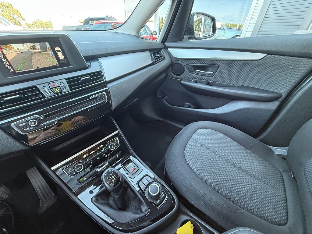Vehicle Image 17
