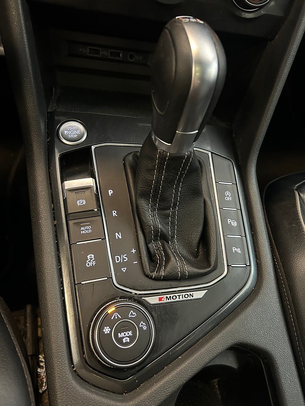 Vehicle Image 25