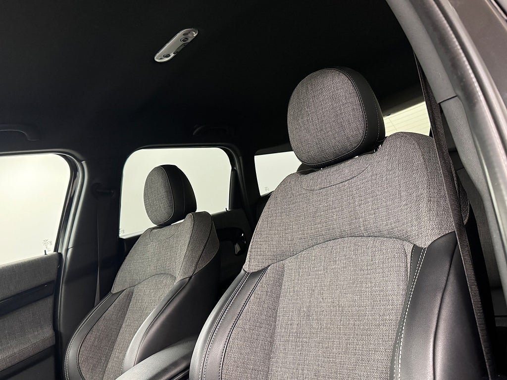 Vehicle Image 12