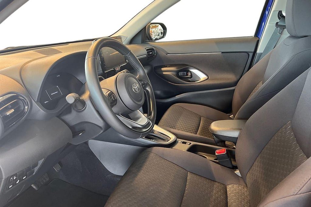 Vehicle Image 12