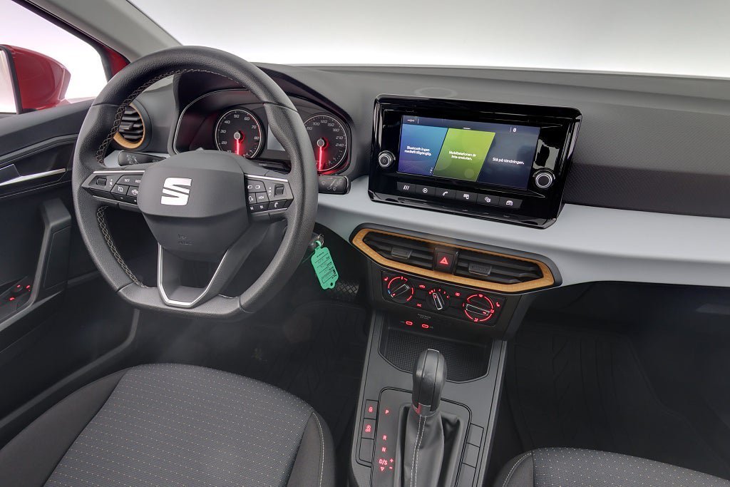 Vehicle Image 13