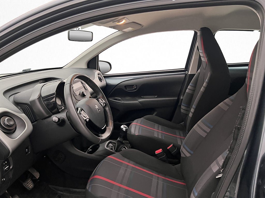 Vehicle Image 11
