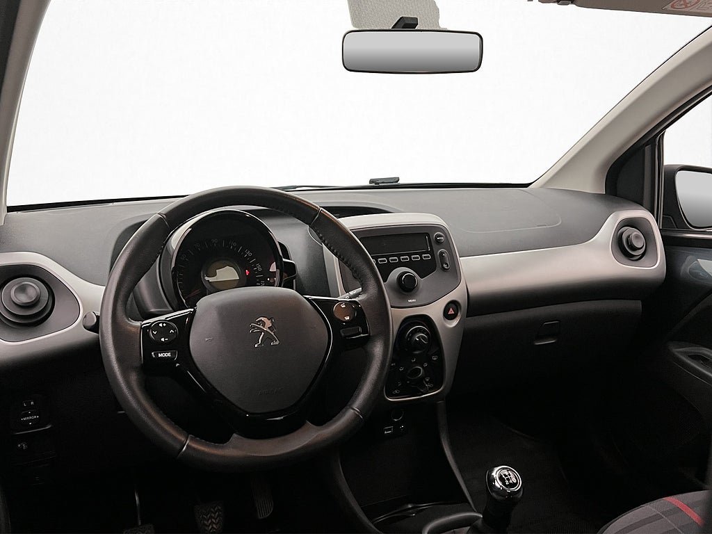 Vehicle Image 12