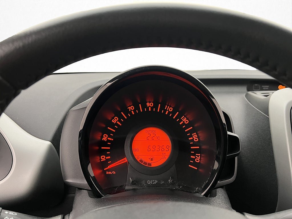 Vehicle Image 14