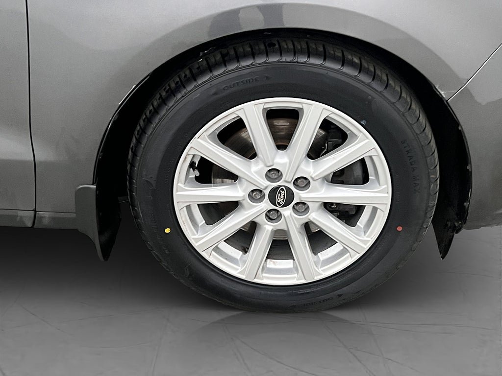 Vehicle Image 32
