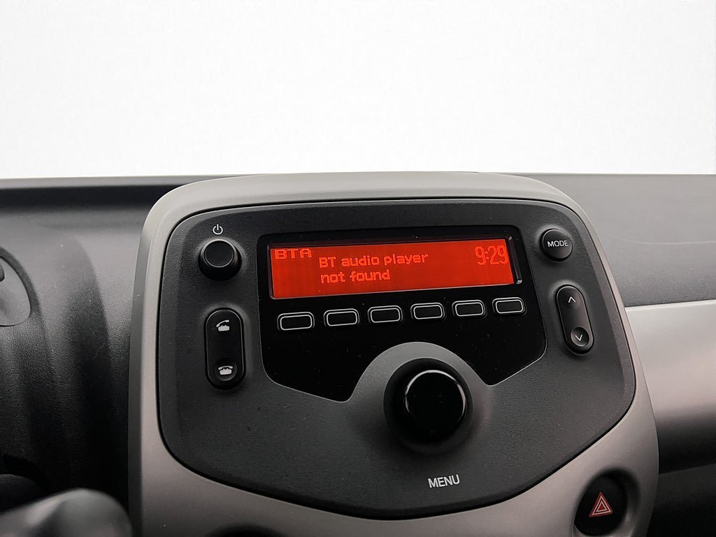 Vehicle Image 16