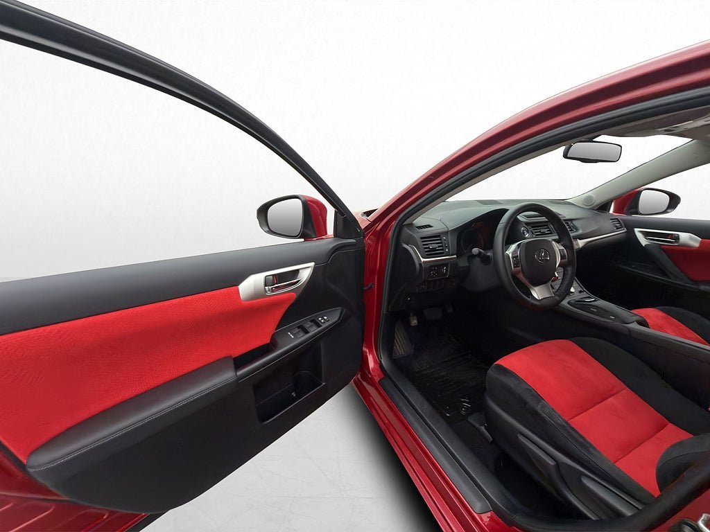 Vehicle Image 10