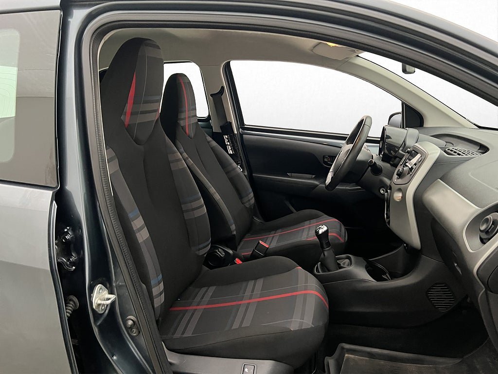 Vehicle Image 18