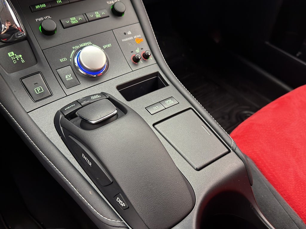 Vehicle Image 26