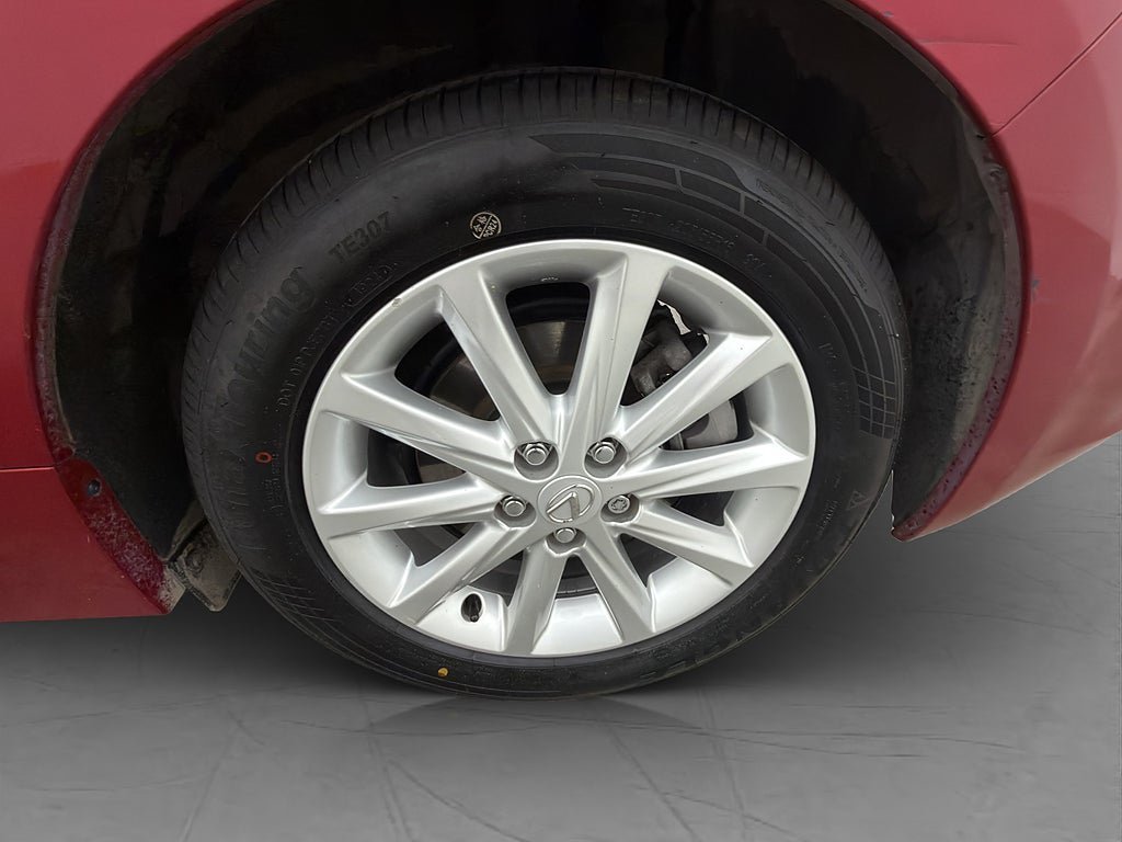 Vehicle Image 32