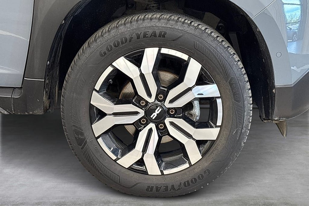 Vehicle Image 18