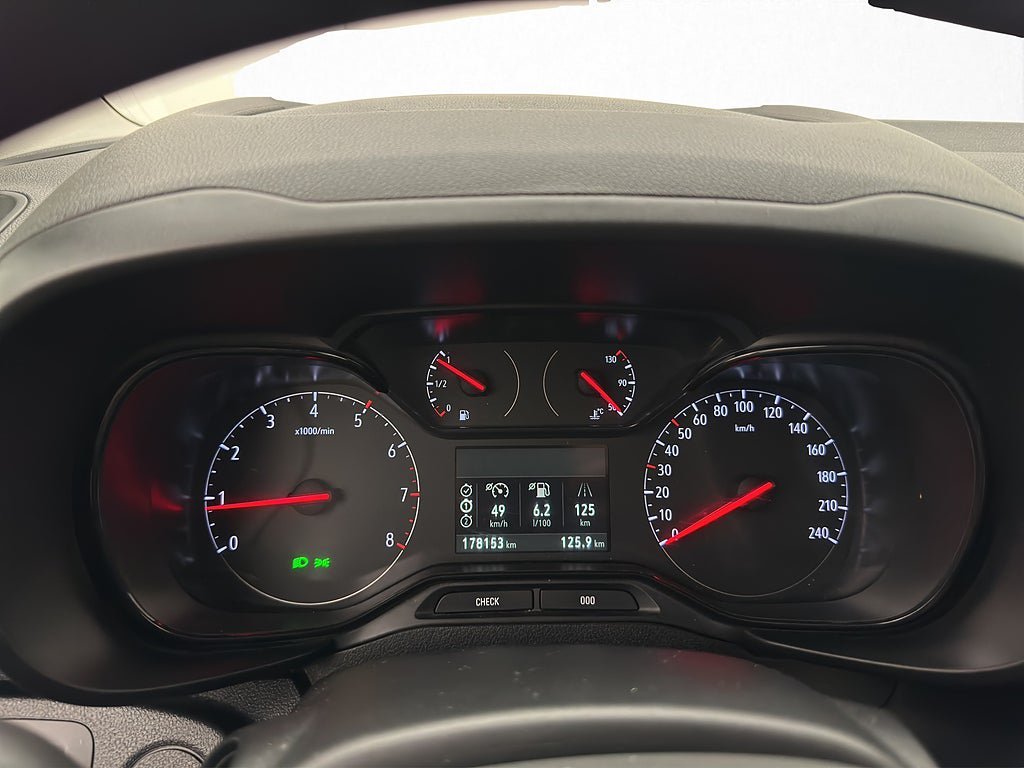 Vehicle Image 17