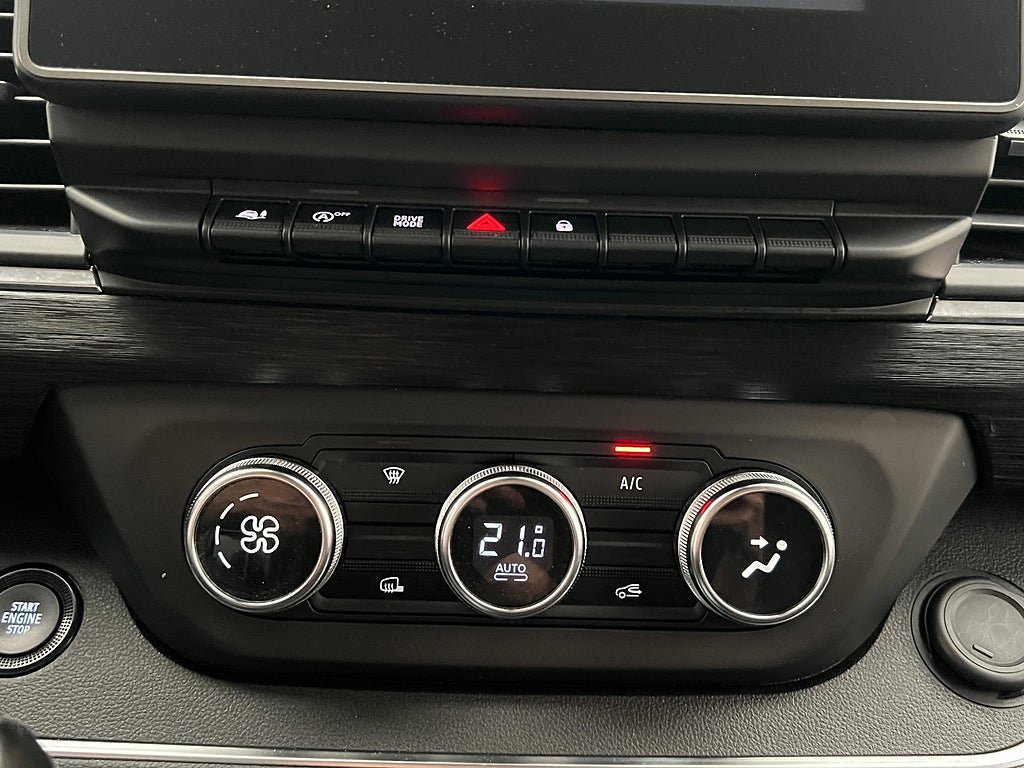 Vehicle Image 29