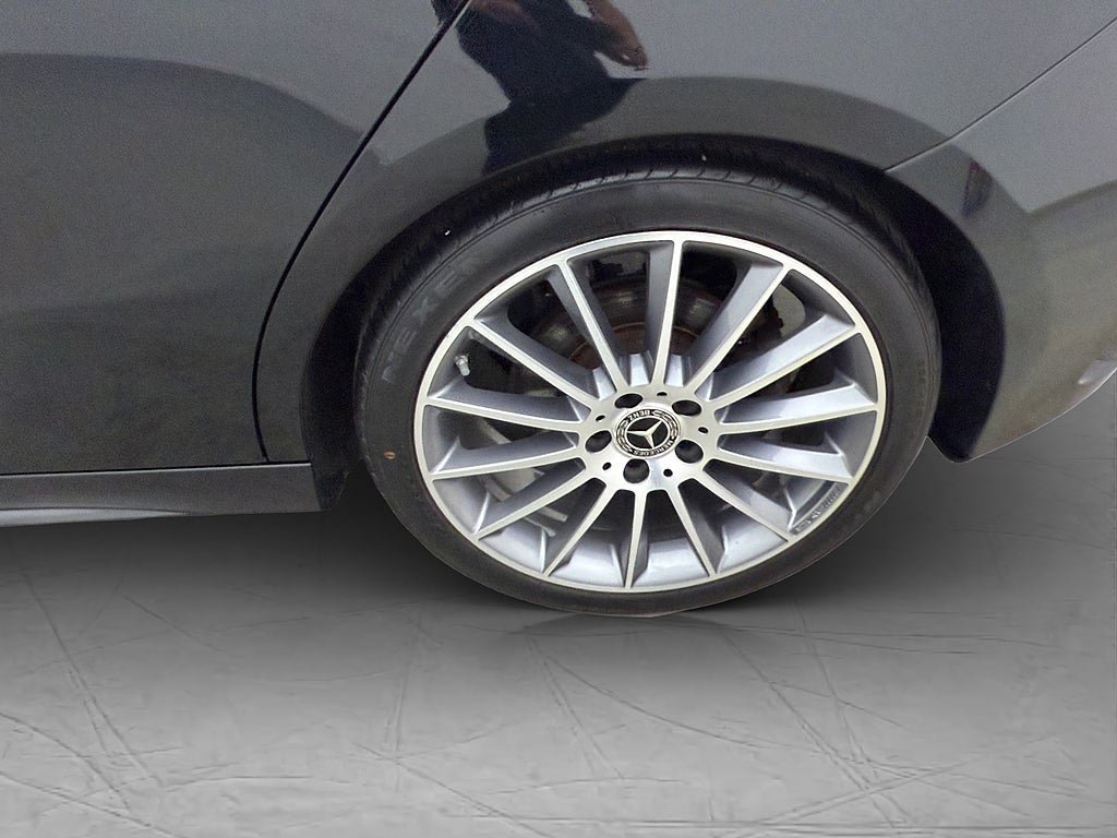 Vehicle Image 35
