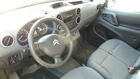 Vehicle Image 6