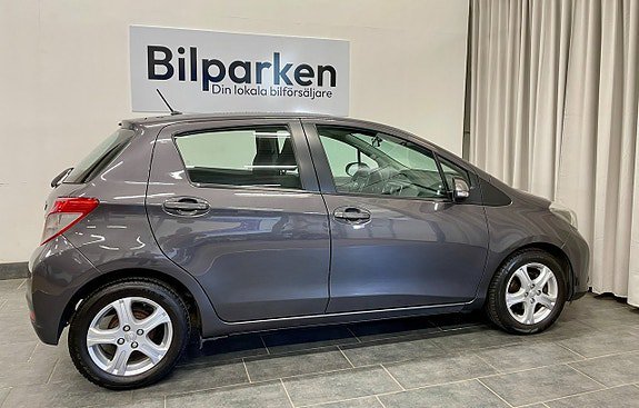 Vehicle Image 6