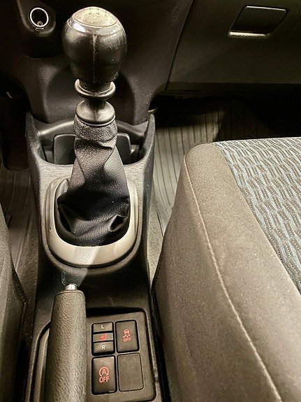 Vehicle Image 13