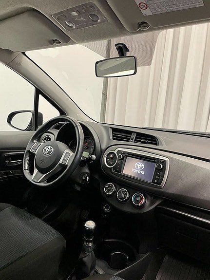 Vehicle Image 15