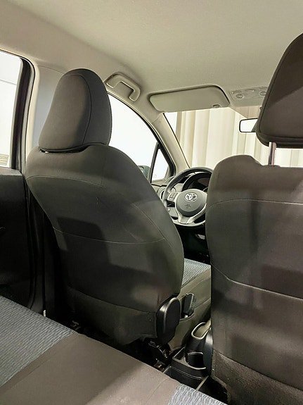 Vehicle Image 19